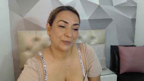 milf_hugeboobs online show from February 7, 2026, 10:52 am