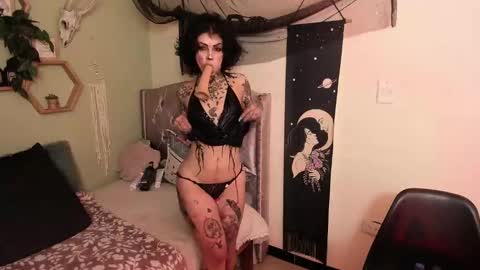 Isabella online show from March 2, 2026, 1:40 pm