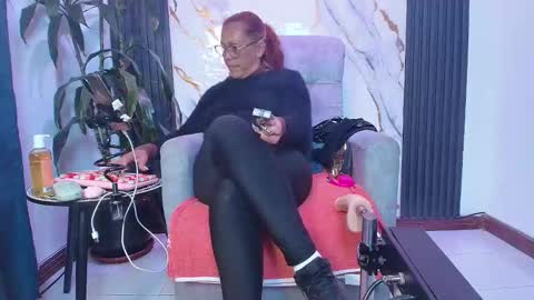 Snapshot of milf_sikiu chatting on April 27, 2026, 8:51 pm milf sikiu online show from April 27, 2026, 8:51 pm