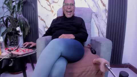 Snapshot of milf_sikiu chatting on May 13, 2026, 10:17 pm milf sikiu online show from May 13, 2026, 10:17 pm