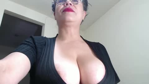 Snapshot of milfcamila367608 chatting on July 2, 2026, 10:32 am camila online show from July 2, 2026, 10:32 am