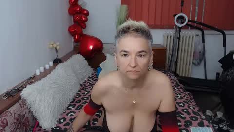 Snapshot of milfdolores chatting on September 26, 2025, 5:11 am milfdolores online show from September 26, 2025, 5:11 am