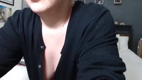 Snapshot of milfyanddaddy chatting on February 12, 2025, 11:30 pm milfyanddaddy online show from February 12, 2025, 11:30 pm