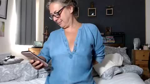 Snapshot of milfyanddaddy chatting on July 14, 2026, 10:21 am milfyanddaddy online show from July 14, 2026, 10:21 am