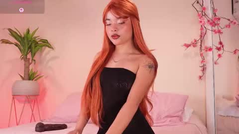 Snapshot of mili_moon_ chatting on November 13, 2025, 12:15 pm online show from November 13, 2025, 12:15 pm