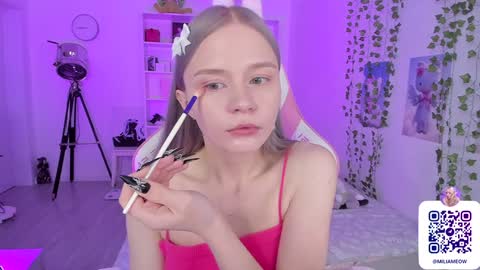 Milia online show from December 19, 2024, 10:32 pm