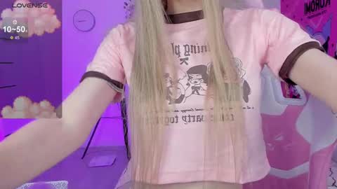 Milia online show from February 16, 2025, 9:48 pm