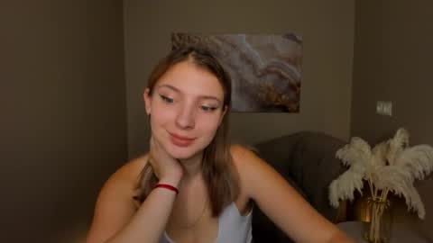 milinafox online show from September 22, 2025, 1:18 am