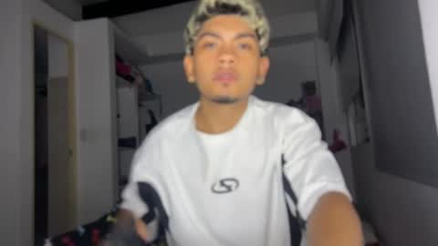 milixxht online show from March 7, 2026, 5:37 am