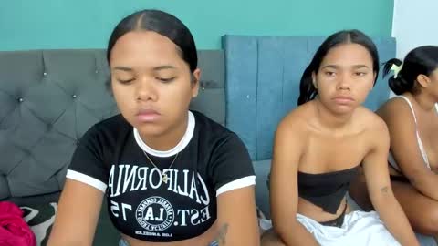 Snapshot of milk_19_ chatting on January 11, 2026, 11:37 am milk_19_ online show from January 11, 2026, 11:37 am