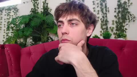 milkhunter_ online show from April 18, 2026, 8:29 am