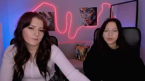 Mila online show from February 4, 2026, 8:14 pm