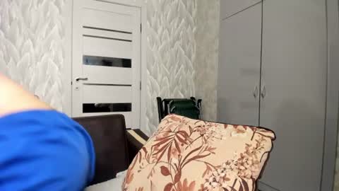 Snapshot of milkiwy chatting on June 23, 2026, 8:51 pm Isaac online show from June 23, 2026, 8:51 pm