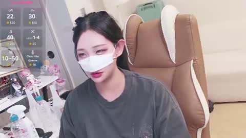 Snapshot of milksola chatting on June 21, 2026, 12:19 pm milksola online show from June 21, 2026, 12:19 pm