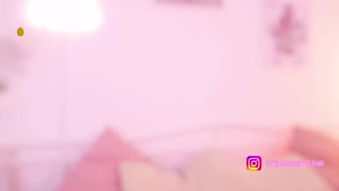 milky_0 online show from September 13, 2025, 11:15 pm