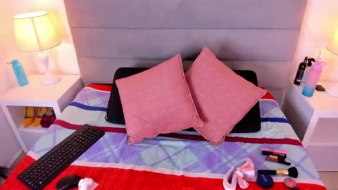 milky__boobs699 online show from April 16, 2026, 12:39 pm