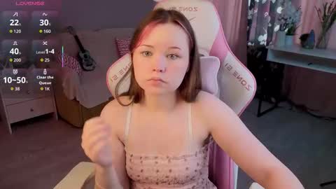 milky_basement online show from October 4, 2025, 7:39 am