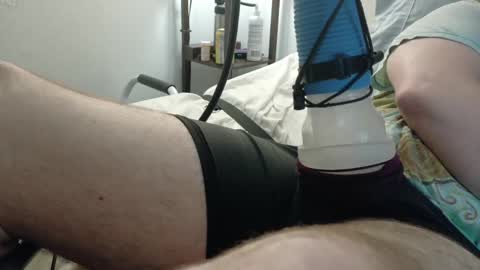 Snapshot of milky_fish chatting on April 12, 2026, 5:23 am milky_fish online show from April 12, 2026, 5:23 am