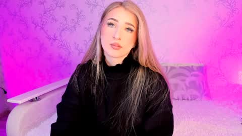 Snapshot of milky_waybaby chatting on December 24, 2024, 5:27 am Vivian online show from December 24, 2024, 5:27 am