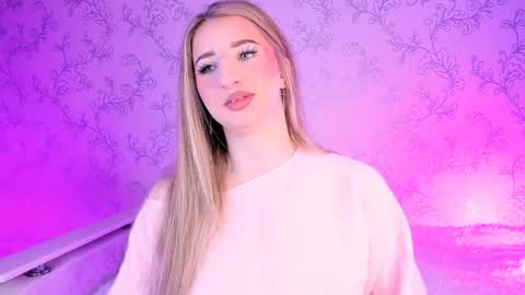 Snapshot of milky_waybaby chatting on January 10, 2025, 5:15 am Vivian online show from January 10, 2025, 5:15 am