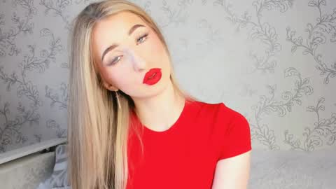 Snapshot of milky_waybaby chatting on January 18, 2025, 5:41 am Vivian online show from January 18, 2025, 5:41 am