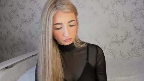 Snapshot of milky_waybaby chatting on January 26, 2025, 8:25 am Vivian online show from January 26, 2025, 8:25 am