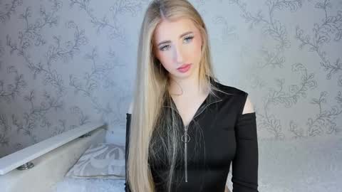 Snapshot of milky_waybaby chatting on February 5, 2025, 5:09 am Vivian online show from February 5, 2025, 5:09 am