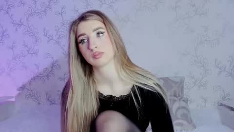 Snapshot of milky_waybaby chatting on March 9, 2025, 8:29 am Vivian online show from March 9, 2025, 8:29 am