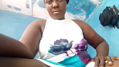 milkyebony254 online show from September 19, 2025, 1:34 pm