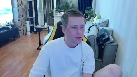 Snapshot of milkyfap chatting on June 30, 2026, 7:37 pm Mark and Elsa online show from June 30, 2026, 7:37 pm