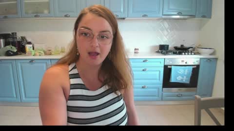 Snapshot of milkykandy chatting on September 13, 2025, 10:15 am Livia online show from September 13, 2025, 10:15 am