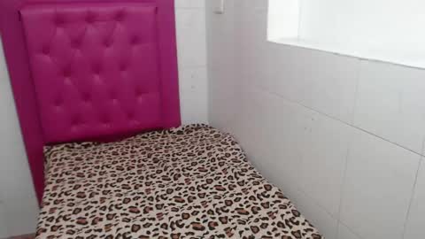 milkyway_18 online show from March 1, 2025, 12:07 am