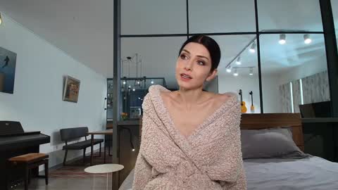 milla bella online show from March 4, 2026, 7:31 pm