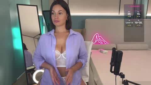 Mila online show from January 17, 2025, 10:45 pm