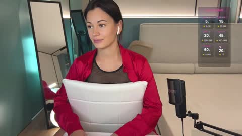 Mila online show from February 3, 2025, 10:11 pm