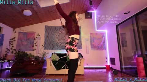milla_milla online show from October 17, 2025, 5:21 am