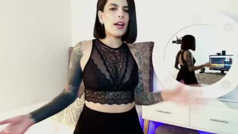 Snapshot of milla_pixxie chatting on July 4, 2026, 12:50 am Milagros online show from July 4, 2026, 12:50 am