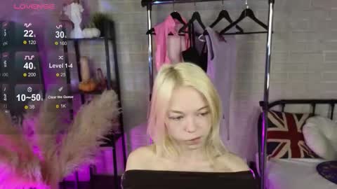 Snapshot of millaholt chatting on October 22, 2025, 8:47 am Hello Im Mila online show from October 22, 2025, 8:47 am