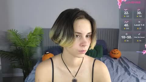 Snapshot of millaholt chatting on November 4, 2025, 1:16 am Hello Im Mila online show from November 4, 2025, 1:16 am