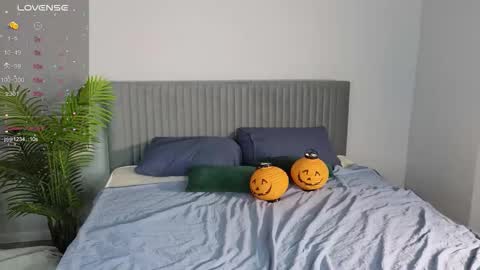 Snapshot of millaholt chatting on November 14, 2025, 1:26 am Hello Im Mila online show from November 14, 2025, 1:26 am