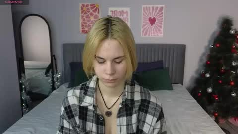 Snapshot of millaholt chatting on January 15, 2026, 1:32 am Hello Im Mila online show from January 15, 2026, 1:32 am