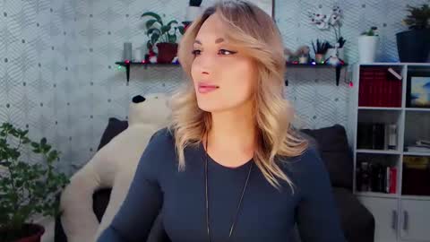 MillaXQueen online show from January 18, 2026, 3:27 pm