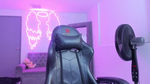 miller_silvana online show from February 18, 2026, 12:12 pm