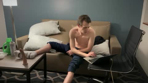 SlimnHungOH online show from December 15, 2024, 1:35 am