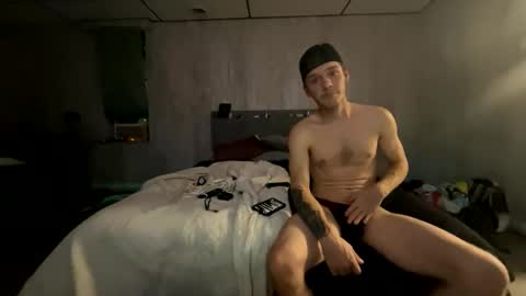 millerrcryan95 online show from November 20, 2025, 12:05 pm