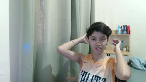 Snapshot of millie_fox21 chatting on April 7, 2026, 4:02 am Im Milliedont forget to follow me online show from April 7, 2026, 4:02 am