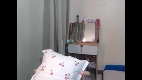 Snapshot of millie_fox21 chatting on April 21, 2026, 2:51 am Im Milliedont forget to follow me online show from April 21, 2026, 2:51 am