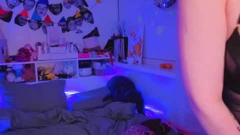 Millie online show from December 18, 2025, 2:56 pm