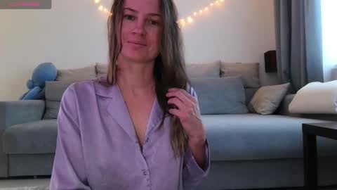 Snapshot of milly_browski chatting on October 20, 2025, 1:44 pm milly_browski online show from October 20, 2025, 1:44 pm