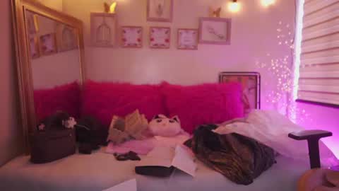 Snapshot of milly_kenner chatting on July 22, 2026, 8:44 pm MILLY online show from July 22, 2026, 8:44 pm